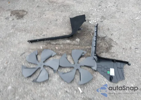 2026 Tesla Model Y Long Range Dual Motor All-Wheel Drive/Long Range Launch Series из США, поврежденный, VIN 7SAYGDEE6TA388853